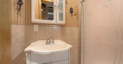 8512 NW 62nd Street, Parkville, MO 64152