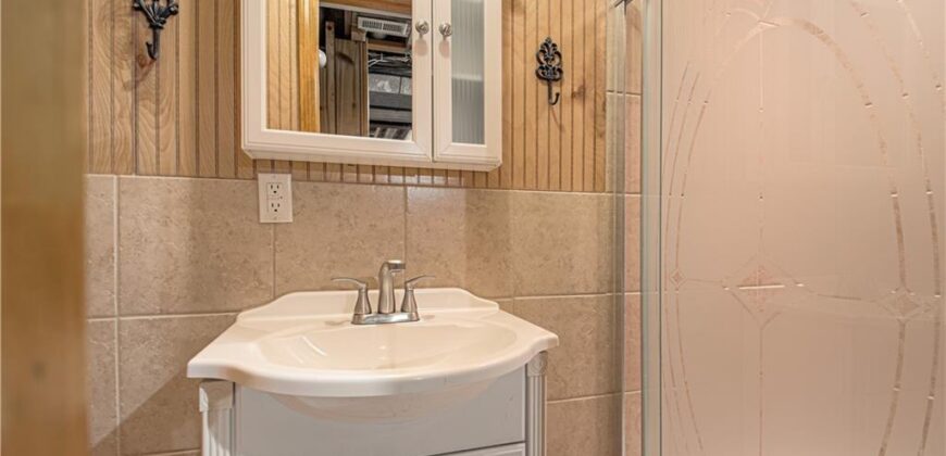 8512 NW 62nd Street, Parkville, MO 64152