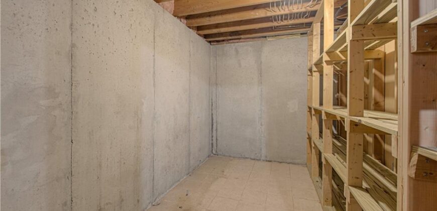 8512 NW 62nd Street, Parkville, MO 64152