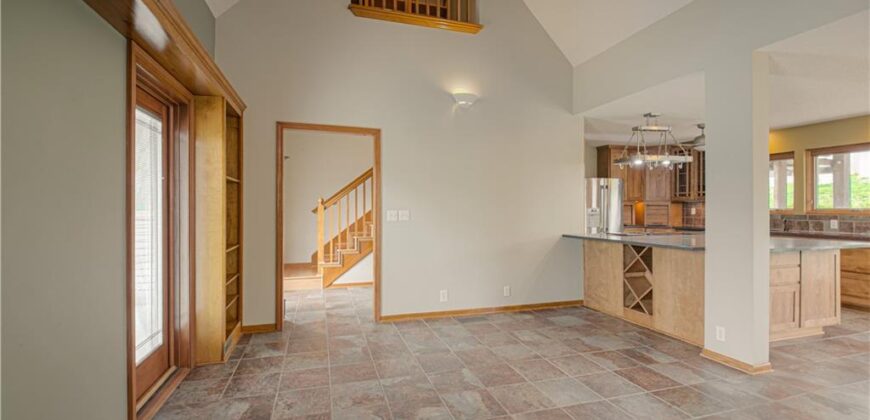 8512 NW 62nd Street, Parkville, MO 64152