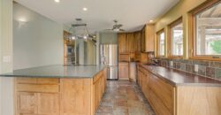 8512 NW 62nd Street, Parkville, MO 64152