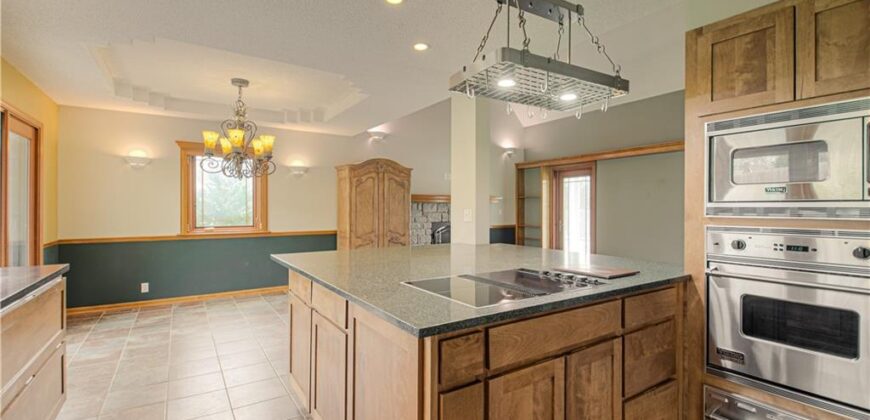 8512 NW 62nd Street, Parkville, MO 64152