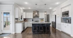 10015 N Richmond Avenue, Kansas City, MO 64157