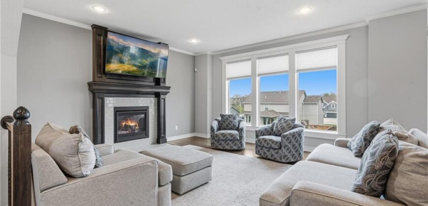 10015 N Richmond Avenue, Kansas City, MO 64157