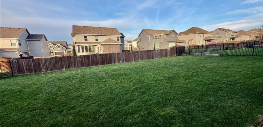 10015 N Richmond Avenue, Kansas City, MO 64157