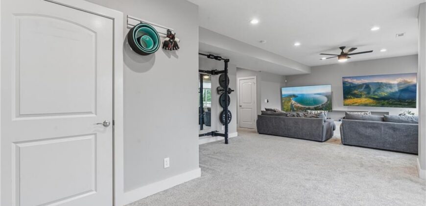 10015 N Richmond Avenue, Kansas City, MO 64157