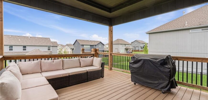 10015 N Richmond Avenue, Kansas City, MO 64157