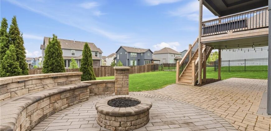 10015 N Richmond Avenue, Kansas City, MO 64157