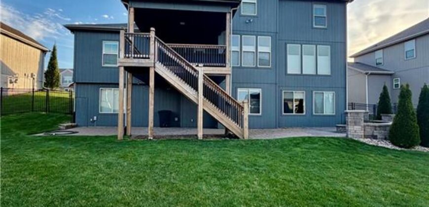 10015 N Richmond Avenue, Kansas City, MO 64157