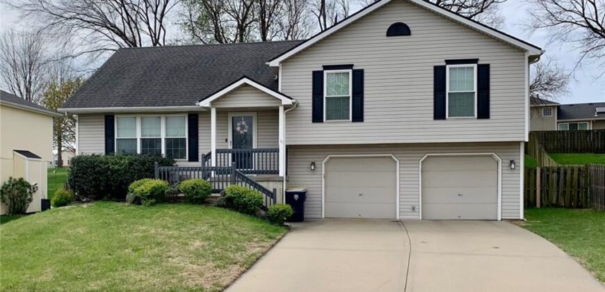 10611 NW 86th Terrace, Kansas City, MO 64153