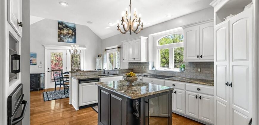 5310 NW 78 Place, Kansas City, MO 64151