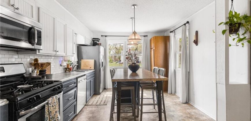 1007 NE 67th Street, Gladstone, MO 64118