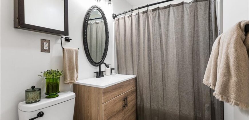 1007 NE 67th Street, Gladstone, MO 64118