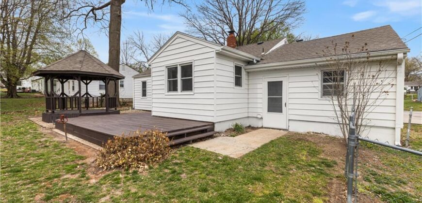 1007 NE 67th Street, Gladstone, MO 64118