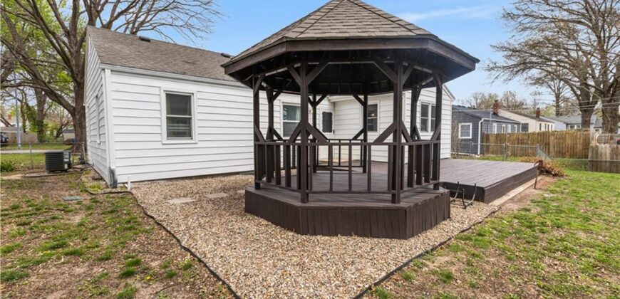 1007 NE 67th Street, Gladstone, MO 64118