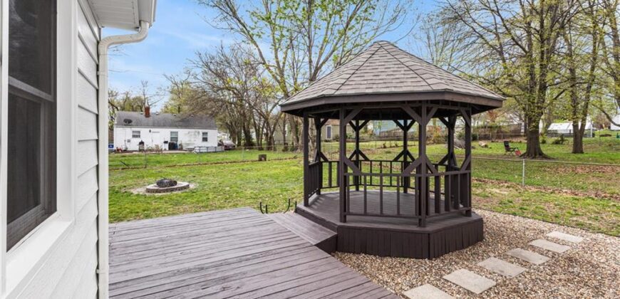 1007 NE 67th Street, Gladstone, MO 64118