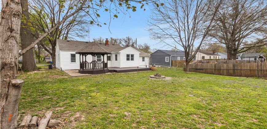 1007 NE 67th Street, Gladstone, MO 64118