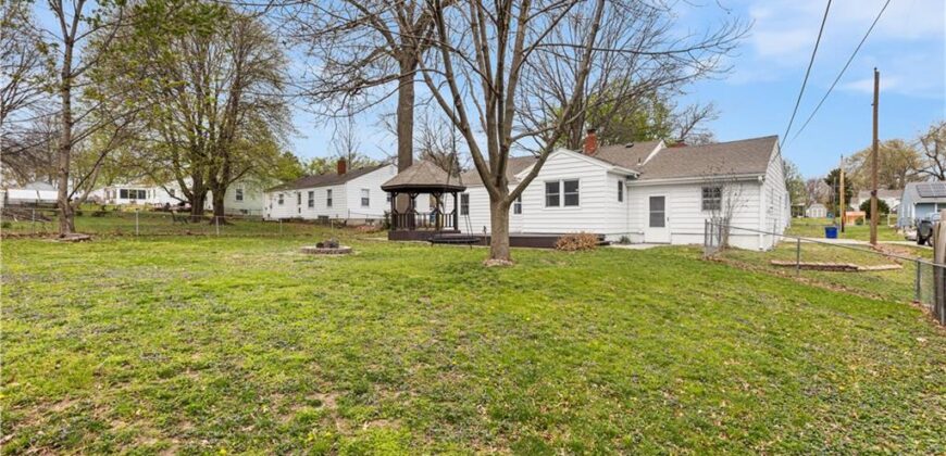 1007 NE 67th Street, Gladstone, MO 64118