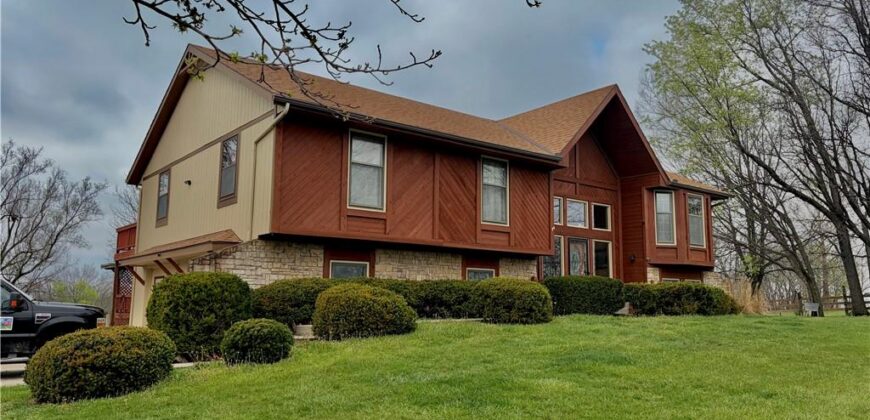 15800 Rule Lane, Smithville, MO 64089