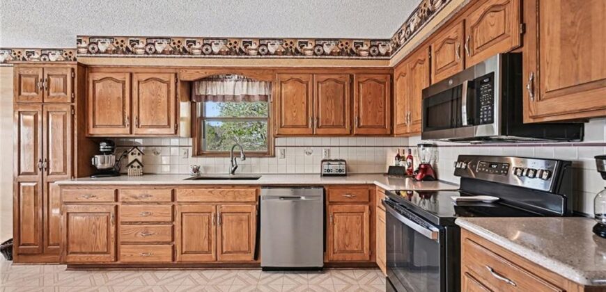 15800 Rule Lane, Smithville, MO 64089