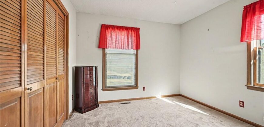 15800 Rule Lane, Smithville, MO 64089