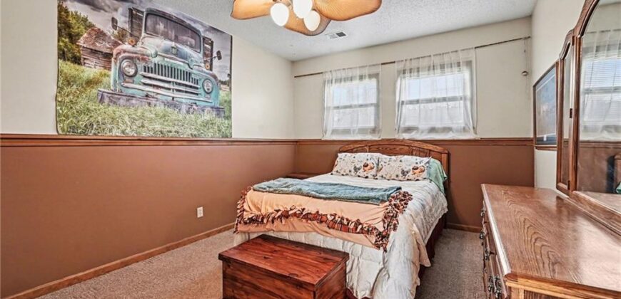 15800 Rule Lane, Smithville, MO 64089