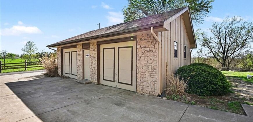 15800 Rule Lane, Smithville, MO 64089