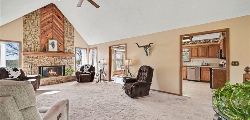 15800 Rule Lane, Smithville, MO 64089