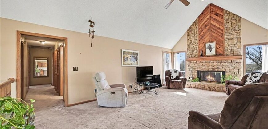 15800 Rule Lane, Smithville, MO 64089