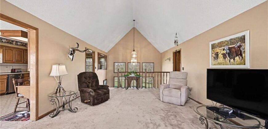 15800 Rule Lane, Smithville, MO 64089