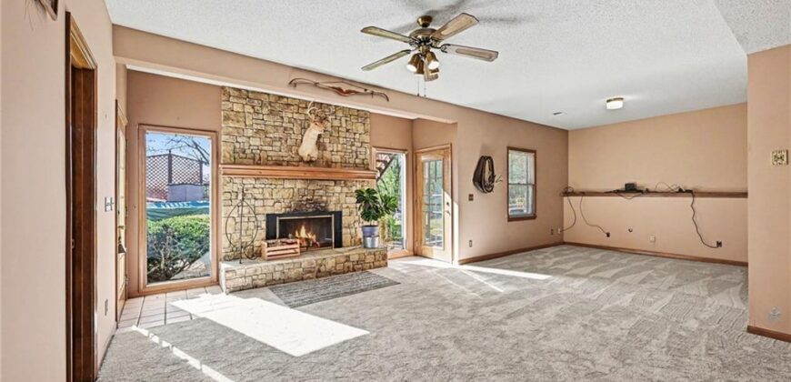 15800 Rule Lane, Smithville, MO 64089