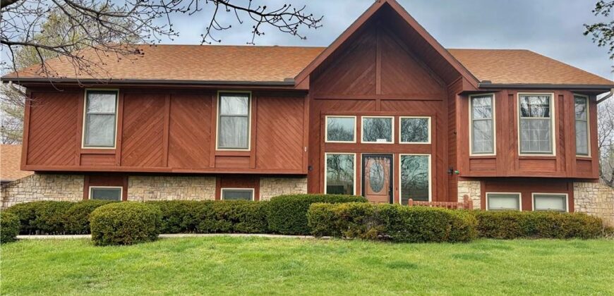 15800 Rule Lane, Smithville, MO 64089