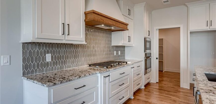 2717 NE 91st Place, Kansas City, MO 64156