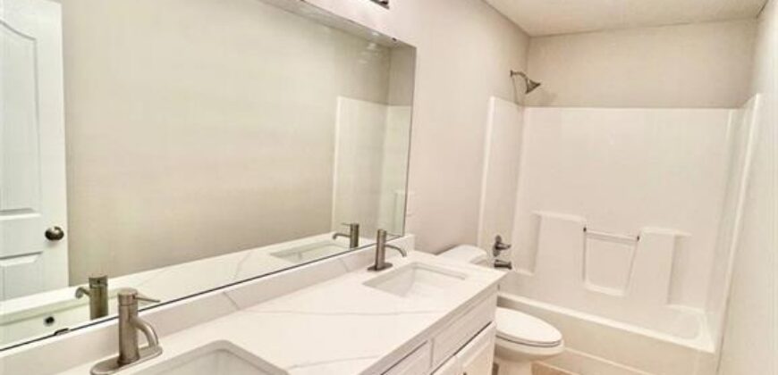 8801 N Kirkwood Avenue, Kansas City, MO 64154