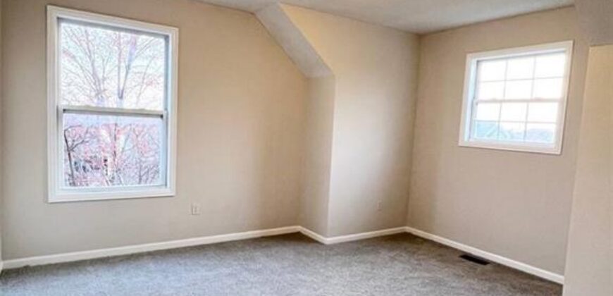 8801 N Kirkwood Avenue, Kansas City, MO 64154