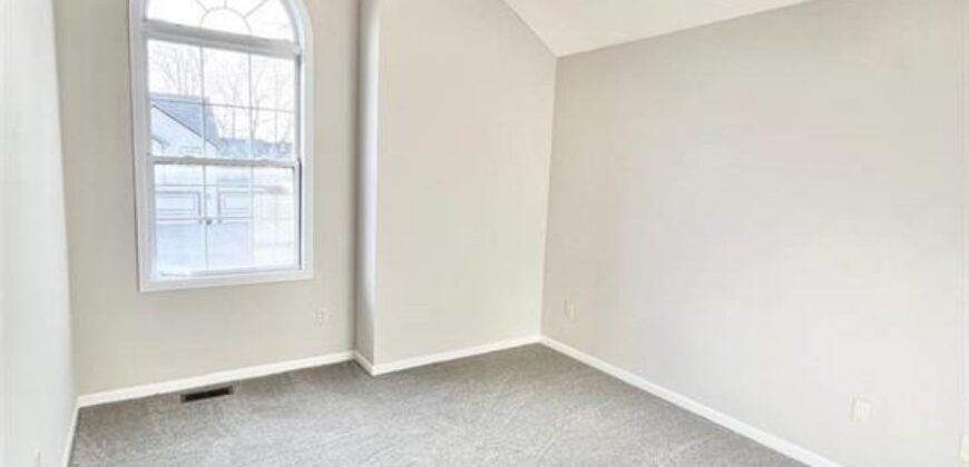 8801 N Kirkwood Avenue, Kansas City, MO 64154