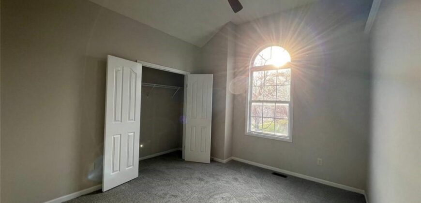 8801 N Kirkwood Avenue, Kansas City, MO 64154