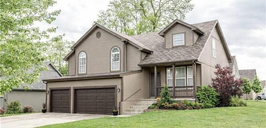 8801 N Kirkwood Avenue, Kansas City, MO 64154