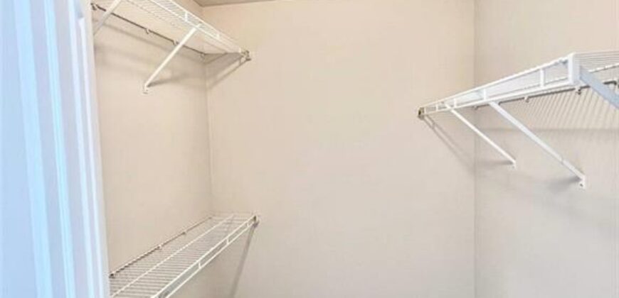 8801 N Kirkwood Avenue, Kansas City, MO 64154