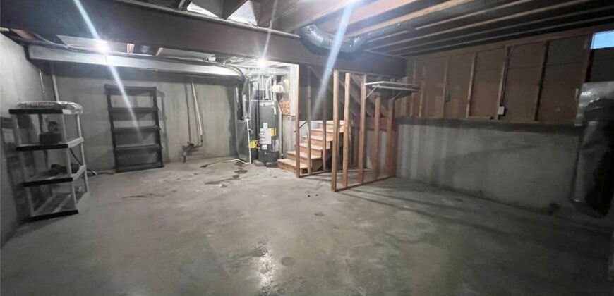 8801 N Kirkwood Avenue, Kansas City, MO 64154