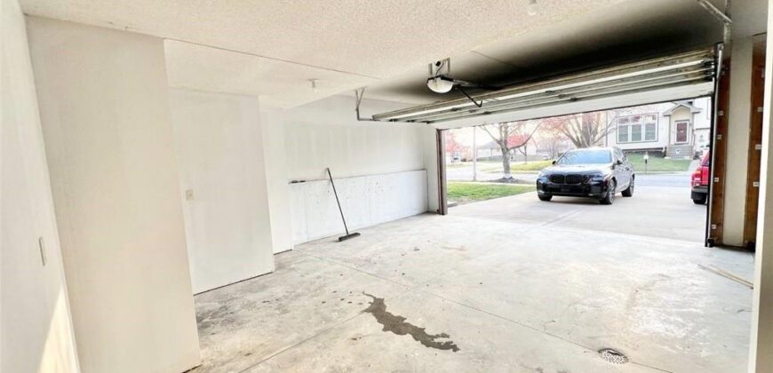 8801 N Kirkwood Avenue, Kansas City, MO 64154