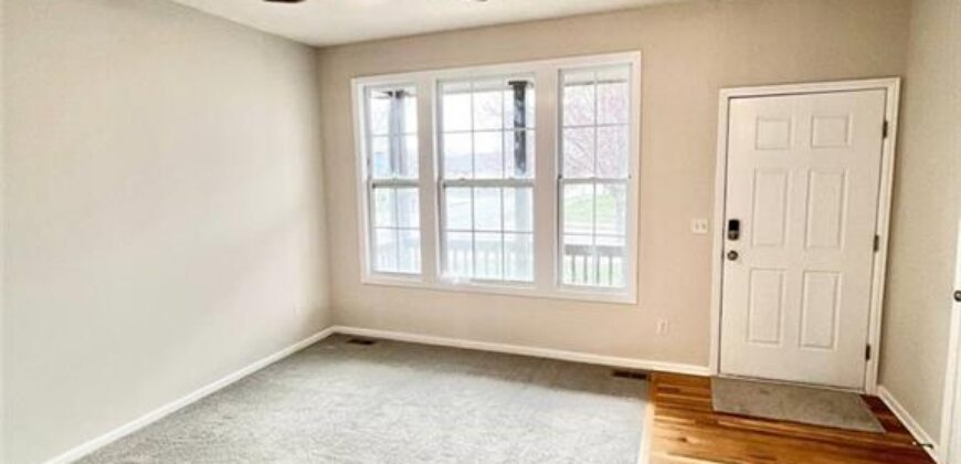 8801 N Kirkwood Avenue, Kansas City, MO 64154