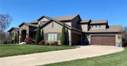 8070 NW Masters Lane, Parkville, MO 64152