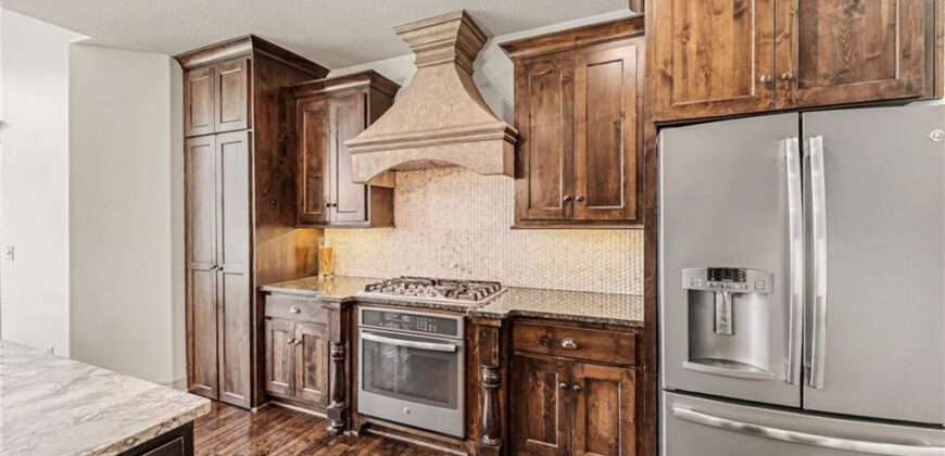 8070 NW Masters Lane, Parkville, MO 64152