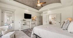 8070 NW Masters Lane, Parkville, MO 64152