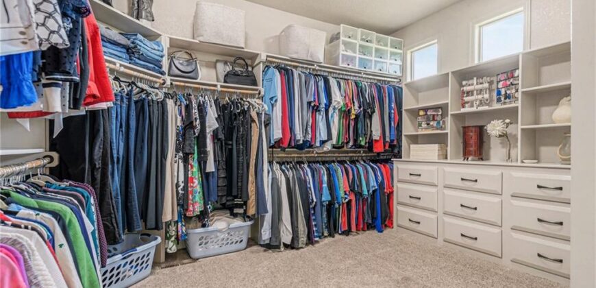 8070 NW Masters Lane, Parkville, MO 64152