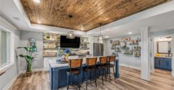 8070 NW Masters Lane, Parkville, MO 64152