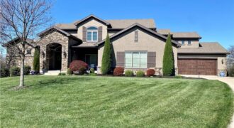 8070 NW Masters Lane, Parkville, MO 64152