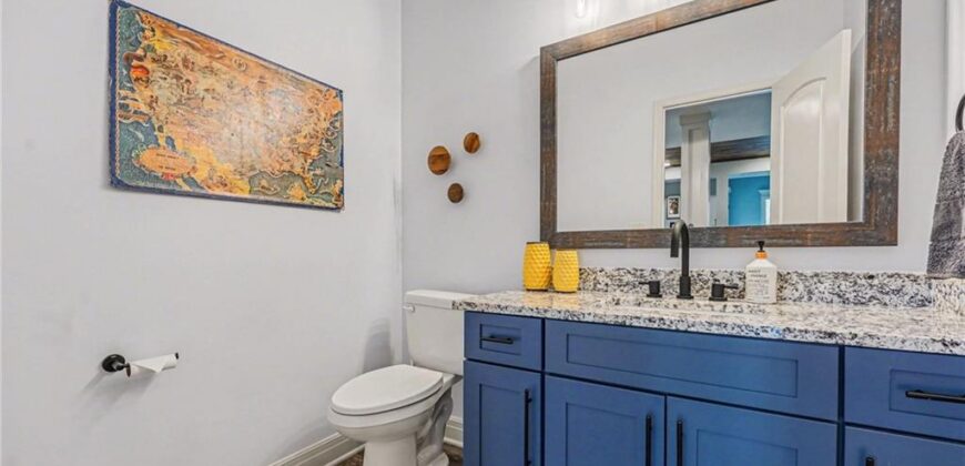 8070 NW Masters Lane, Parkville, MO 64152