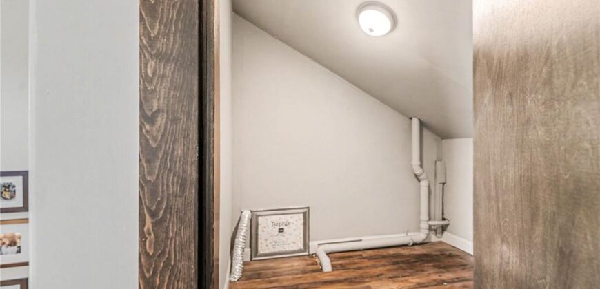 8070 NW Masters Lane, Parkville, MO 64152